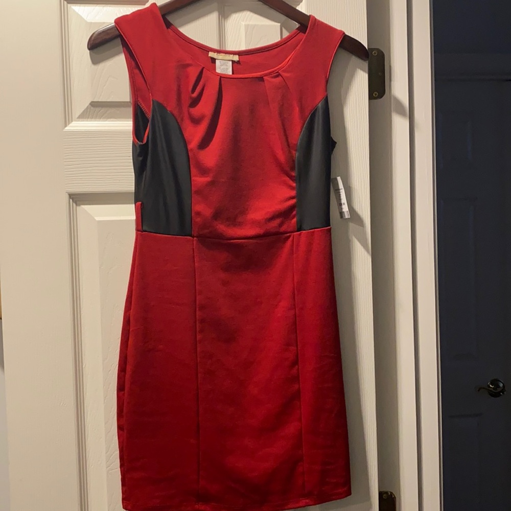 kimcine red dress with black sides